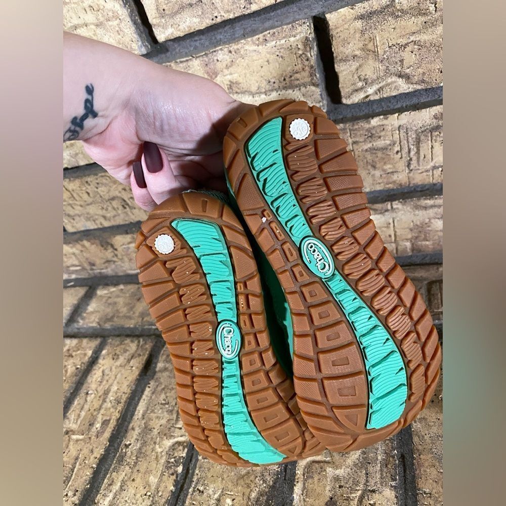Chacos‎ - Picture 4 of 5